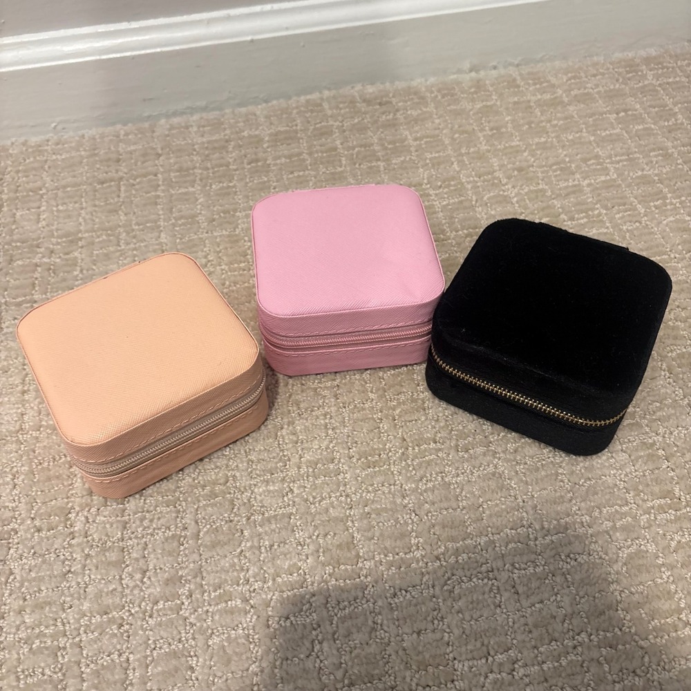 Modern+Chic Travel Jewelry Case Set Women OS Pink Peach Black Velvet Zippered
